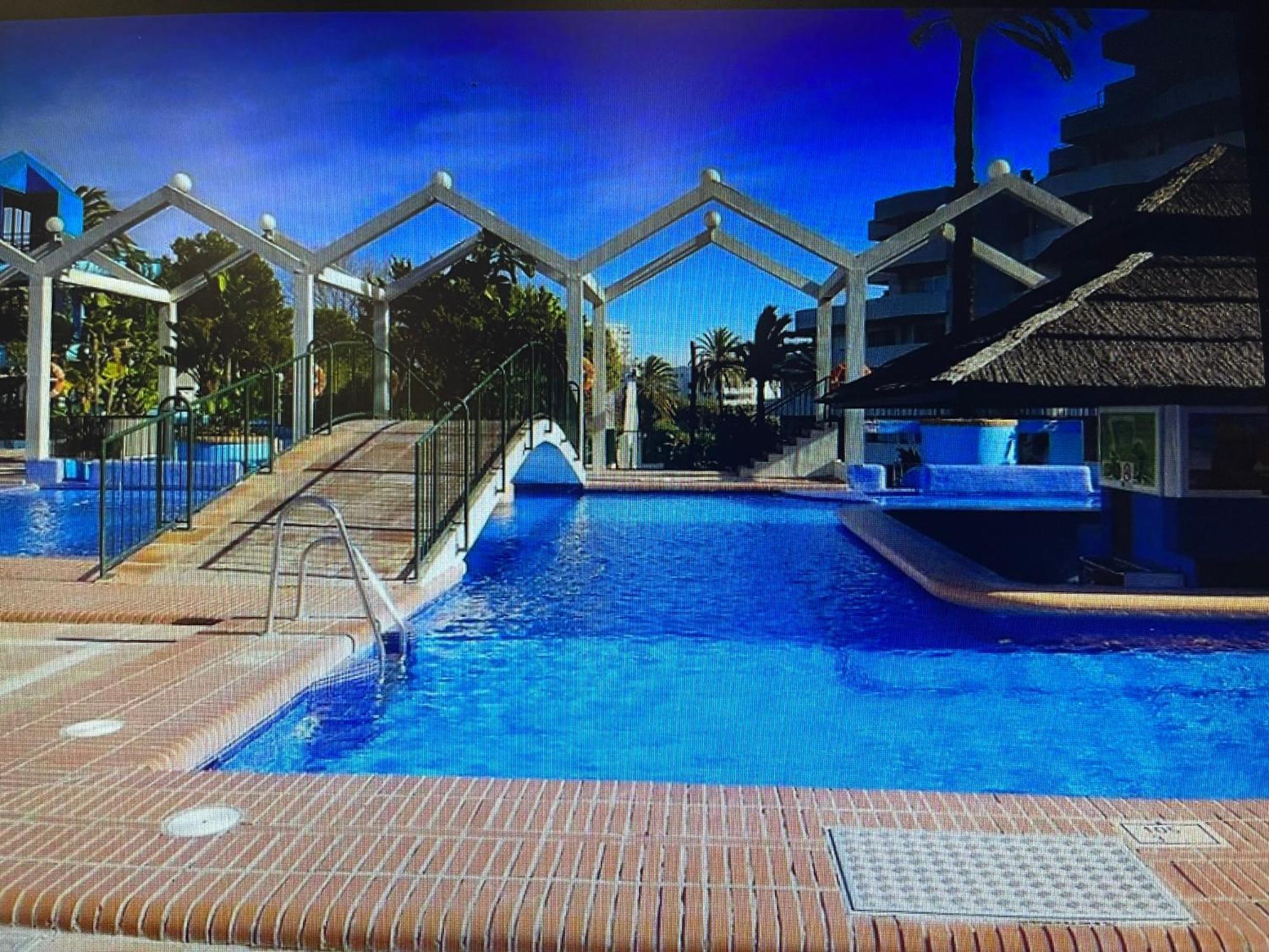 Benalbeach 2bdr Beach100m 5 Pools Gardens Benalmadena